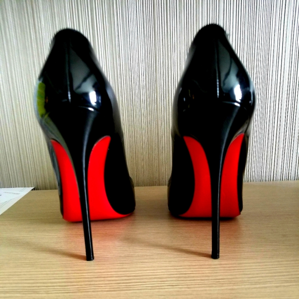 Size 8 Louboutin So Kate's